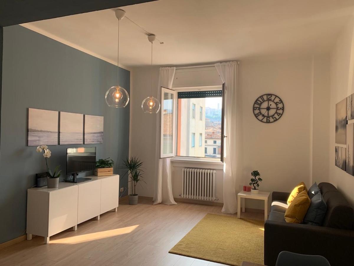 Camozzi Central Apartment Bergamo Bagian luar foto