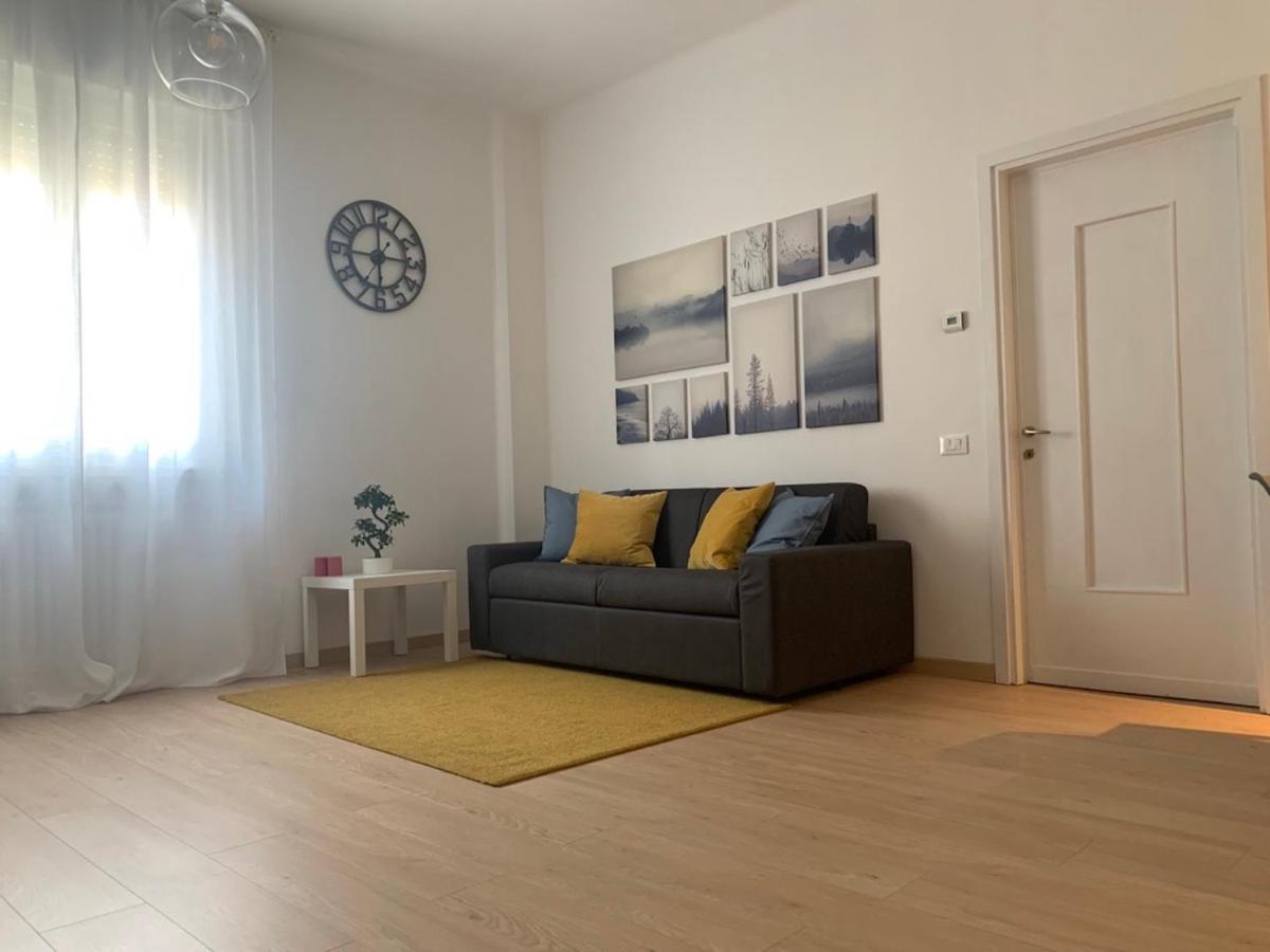 Camozzi Central Apartment Bergamo Bagian luar foto