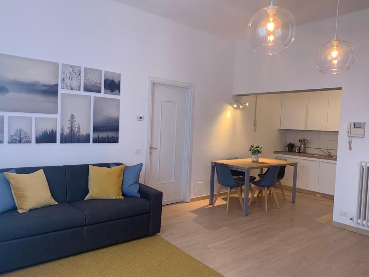 Camozzi Central Apartment Bergamo Bagian luar foto