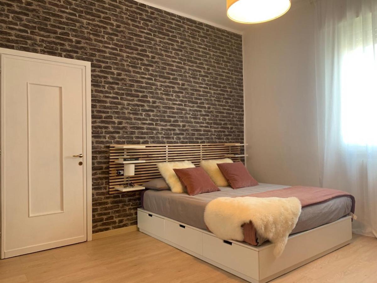 Camozzi Central Apartment Bergamo Bagian luar foto