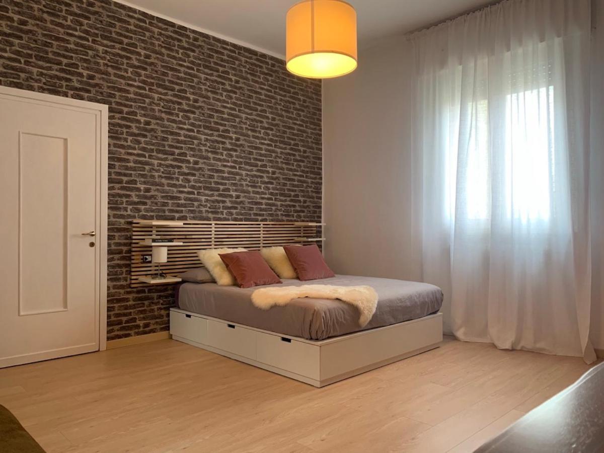 Camozzi Central Apartment Bergamo Bagian luar foto